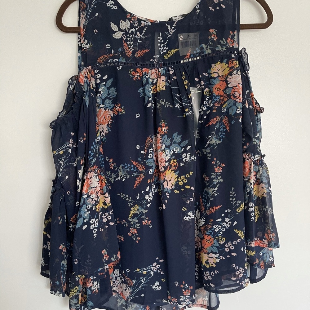 Lucky Brand Cold Shoulder Top - Picture 3 of 5